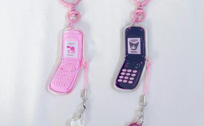 Hello Kitty flip phone