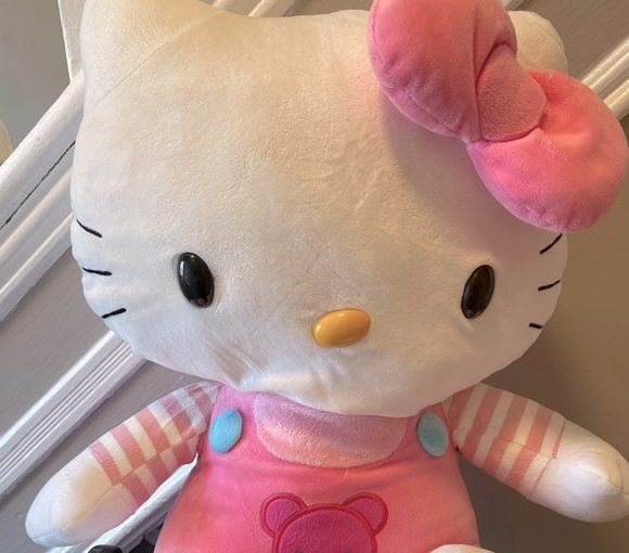 giant Hello Kitty plush